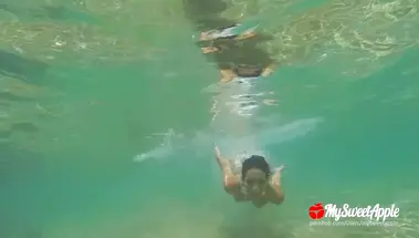 Девушка за рулем получает куни и дает в пизду на пляже