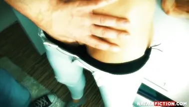 Потерся членом о киску и кончил на татуированный лобок телке со спущенными джинсами