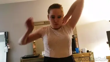 Выебал мачеху в пизду с финалом в тугой анус