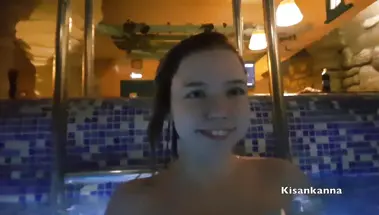 Любительский трах в сауне и в бассейне с грудастой милашкой