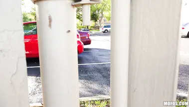 Преступница откупается от ареста, трахаясь с копом до кремпая