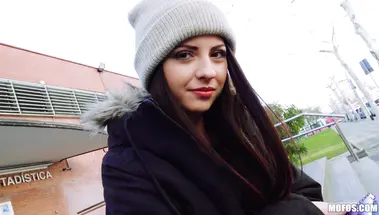 Итальянка случайно продала анал незнакомцу на улице