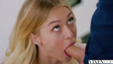 Отвязная студентка соблазнила на минет и трах отличника