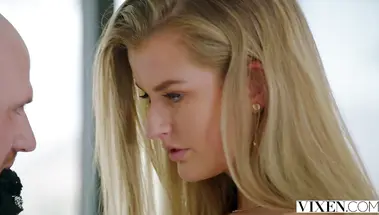 Дипломный руководитель отымел узкую письку сисястой студентки в чулках