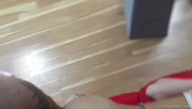 Анальный кремпай для молодой брюнетки после петтинга