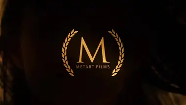 Влюбленная няшка позирует голой и ведет личный дневник