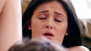 За подарок взяла хуй в рот и дала в пизду