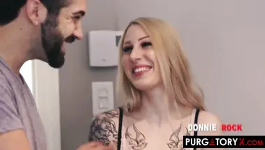 Муж подложил любимую под массажиста для ебли в МЖМ формате