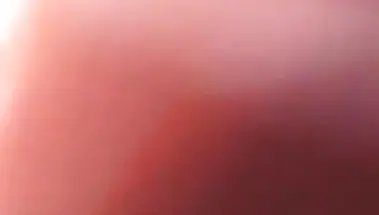 Россиянка сосет вялый и крепкий члены в любительском тройнике на природе