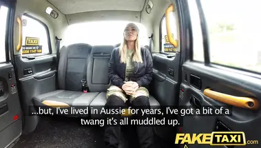 Таксист фистит пассажирке киску перед еблей и садится на язык очком