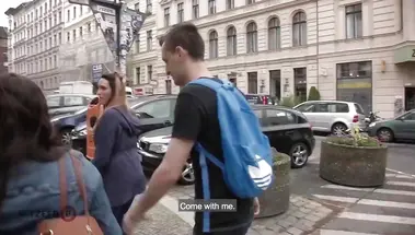 Сваха сводит для ебли высокого немца с незнакомкой с улицы