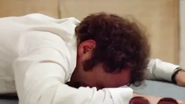 Телки выпороли задрота инженера и отсосали ему хуй перед ЖМЖ