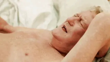 Господу помолимся за старческий стояк: дед трахается с бабкой после орала