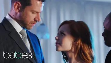 Куколд отдал пизду рыжей сексвайф на растерзание негру