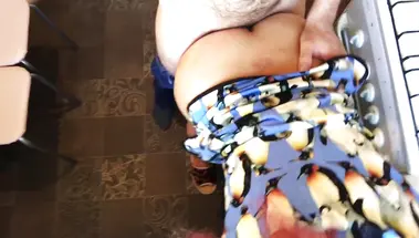 Мам, что на завтрак: минет и анальный трах на кухне