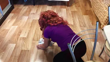 Сын анально поощрил мамашу за уборку в его комнате