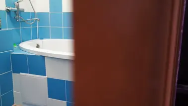 Сын подглядывает за мастурбацией толстой матери до сквирта