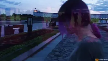 Россиянка глубоко сосет хуй на улице, пытаясь поцеловать лобок