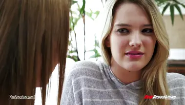 Жена пастора и дочь лижут одна другой киски в инцесте