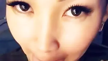 Казашка имитирует минет на банане с чавкающими звуками для ACMP