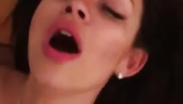 Трах на столе с элитной проституткой в нижнем белье