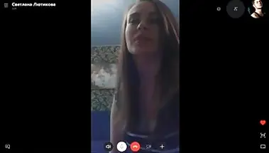 Россиянка руками раздвигает попу раком для пикапера по скайпу