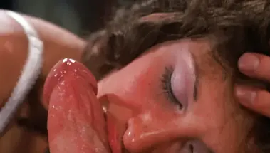 Куни волосатой киски курящей телки в винтаж ретро фильме