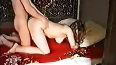 Оля трахается в мохнатку и обсасывает грязный хуй - ретро винтаж