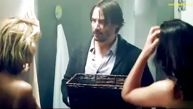 Соблазнение Киану Ривза и секс втроем из фильма «Кто там»