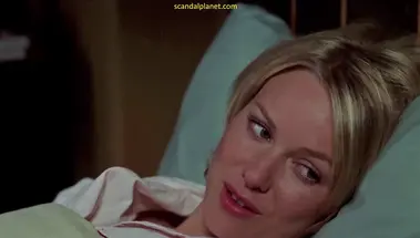 Сладкий лесбийский поцелуй Наоми Уоттс и Лауры Хэрринг в «Малхолланд Драйв»