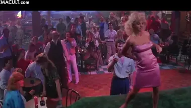 Грязные танцы: стриптиз Деми Мур и Келли Линч в подборке