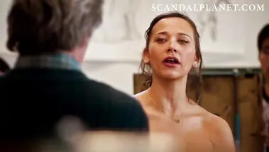 Сериальный секс Рашиды Джонс и позирование голой натурщицей перед студентами