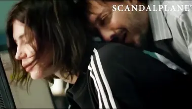 Секс раком Адель Экзаркопулос в кабинете информатики в «Роковом влечении»