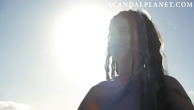 Голая натурщица Хера Хильмар в сериале «Демоны Да Винчи»