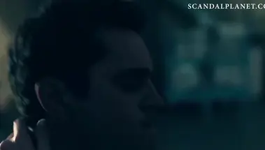 Жесткий трах со страстью Элизабет Мосс из «Рассказа служанки»