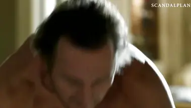 Лиам Нисон трахает Оливию Уайлд в классике, сорвав с нее одежду