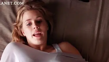 Лорен Джерман ласкает грудь и хочет отлизать скромняге Эми Адамс