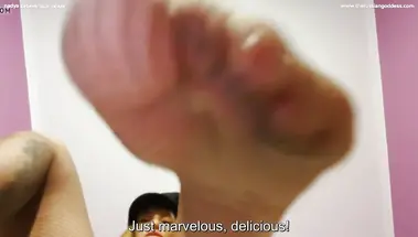 Госпожа из райотдела милиции имитирует сексуальные пытки на вебку