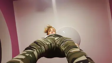 Фемдом соло русской госпожи с матами и плевками в камеру