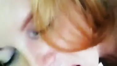 Блондинка из Иваново сосет волосатый член в машине