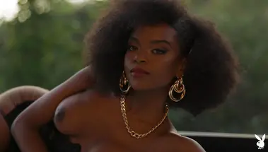 Черная пантера Muse Naadia идеальна в объекттиве режиссера Playboy Plus