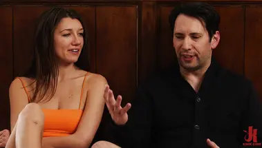 Соседка Майя Вульф захотела грубого секса со связыванием