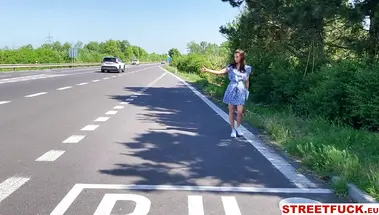 Little Caprice тормознула мультивен и трахнулась с его водителем