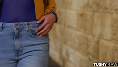 Альберто Бланко раскрывает анальные секреты Оливии Спаркл