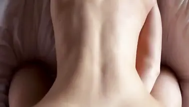 Снял блондинку на отдыхе, угостив мохито, и трахнул в ее номере