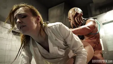 Ктулху залил черной спермой личико красотки ученой