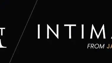 Домашний стриптиз в спальне от рыжеволосой милашки Джейни