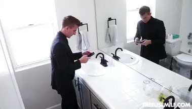 Начальник заказал грудастую шлюху Лею Фэлкон своему сотруднику месяца