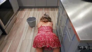 Похотливый фантазер трахает сестру Кайлер Куинн и мачеху Кори Чейз