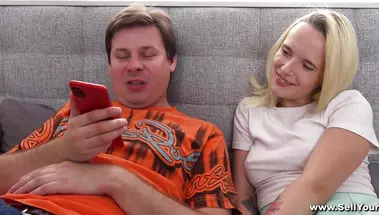 Русский муженек расплатился женой Лоли Поп за старые долги